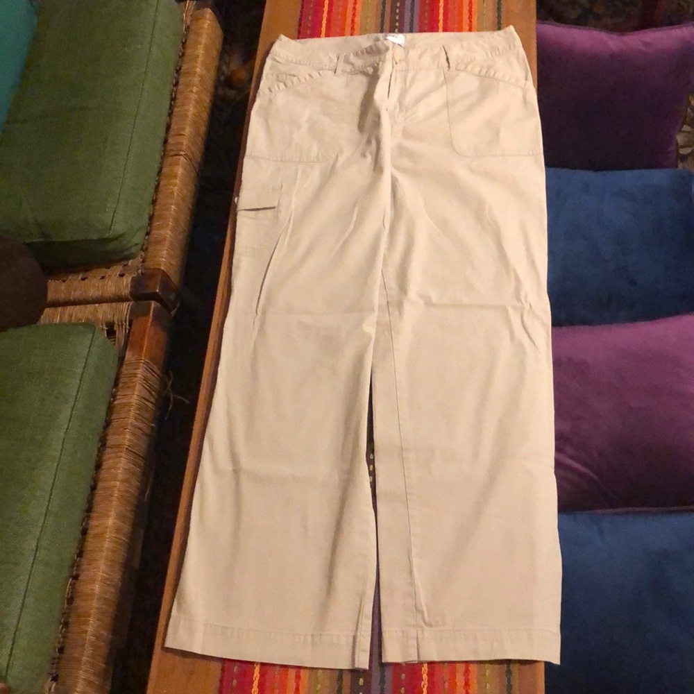 Chico’s Gently worn cargo pants khaki